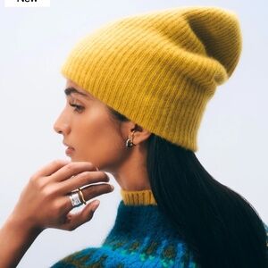 White & Warren Cashmere Plush Rib Beanie